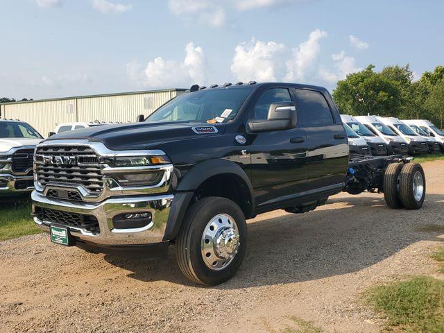 2026 RAM 5500 Chassis RAM 5500 TRADESMAN CHASSIS CREW CAB 4X4 84 CA