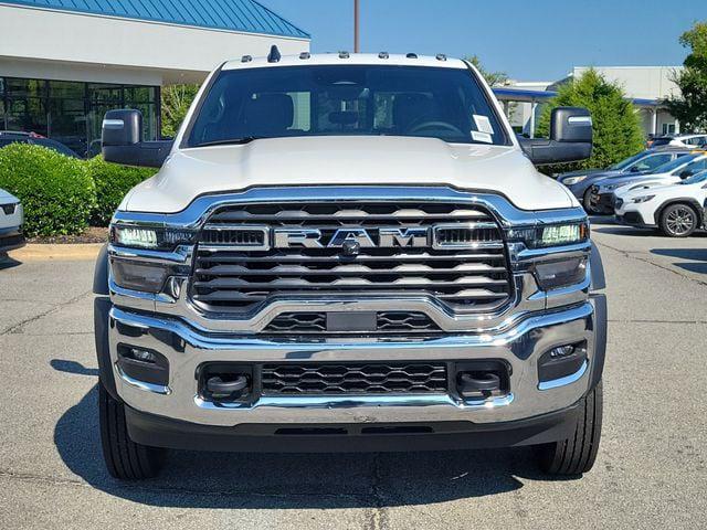 2026 RAM 5500 Chassis RAM 5500 TRADESMAN CHASSIS CREW CAB 4X4 84 CA