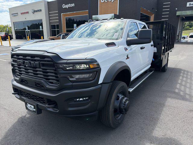 2026 RAM 5500 Chassis RAM 5500 TRADESMAN CHASSIS CREW CAB 4X4 84 CA