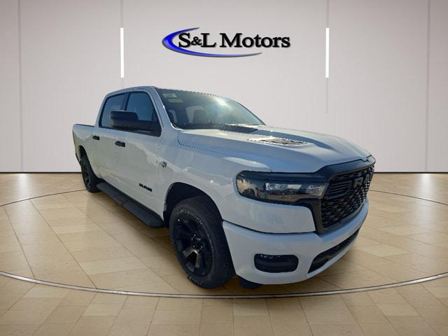 2026 RAM Ram 1500 RAM 1500 EXPRESS CREW CAB 4X4 57 BOX