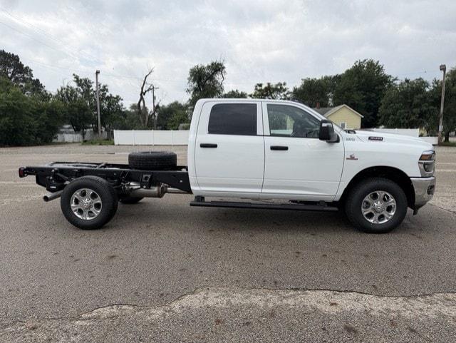 2026 RAM 3500 Chassis RAM 3500 TRADESMAN CREW CAB CHASSIS 4X4 60 CA