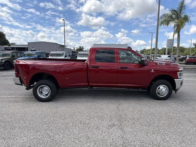 2026 RAM Ram 3500 RAM 3500 TRADESMAN CREW CAB 4X4 8 BOX
