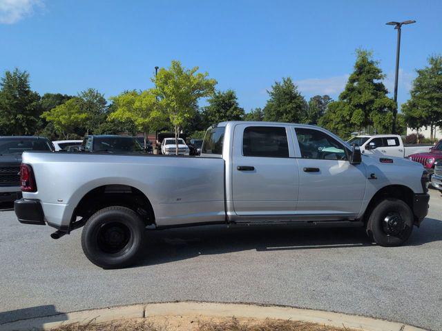 2026 RAM Ram 3500 RAM 3500 TRADESMAN CREW CAB 4X4 8 BOX