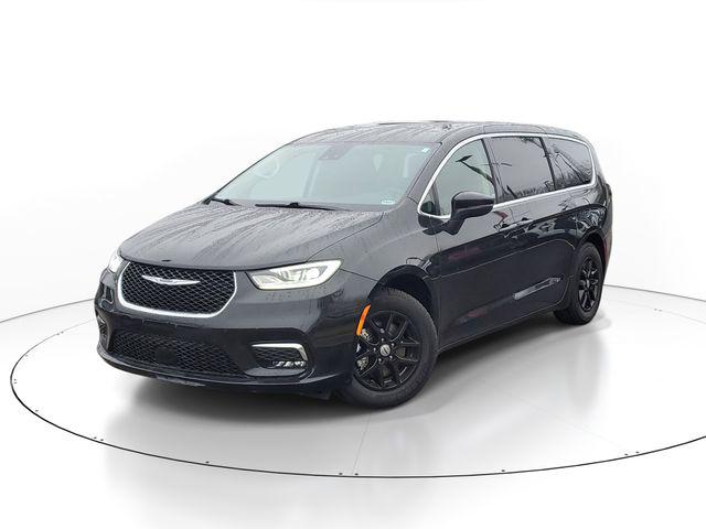 2023 Chrysler Pacifica Touring L for sale in Holly, MI