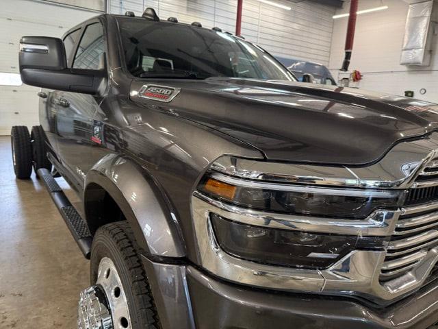 2026 RAM 4500 Chassis RAM 4500 BIG HORN CHASSIS CREW CAB 4X4 60 CA