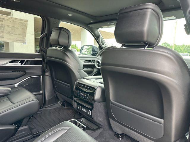 2026 Jeep Grand Wagoneer Upland 4x4