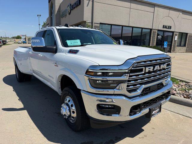 2026 RAM Ram 3500 RAM 3500 LIMITED LONGHORN CREW CAB 4X4 8 BOX 2026 RAM Ram 3500 RAM 3500 LIMITED LONGHORN CREW CAB 4X4 8 BOX