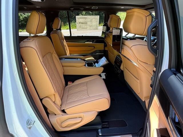 2026 Jeep Grand Wagoneer Summit Reserve 4x4