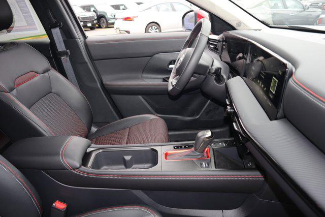 2025 Nissan Kicks SR Intelligent AWD