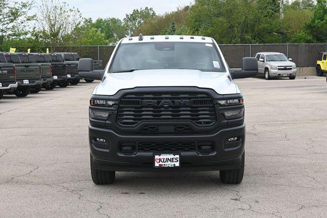 2026 RAM Ram 3500 RAM 3500 TRADESMAN CREW CAB 4X4 8 BOX