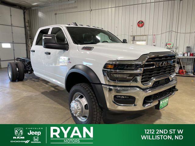 2026 RAM 5500 Chassis RAM 5500 TRADESMAN CHASSIS CREW CAB 4X4 84 CA