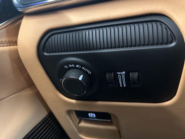 2026 Jeep Grand Wagoneer Summit Reserve 4x4