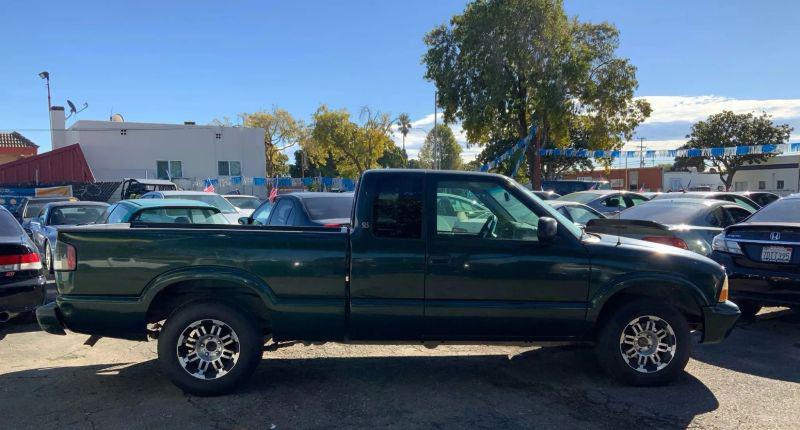 2002 GMC Sonoma SLS