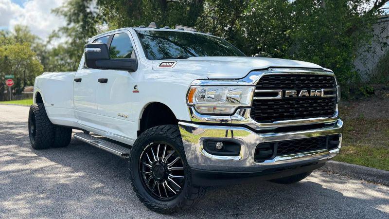 2024 Ram 3500 Big Horn Crew Cab 4x4 8' Box