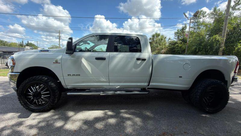 2024 Ram 3500 Big Horn Crew Cab 4x4 8' Box