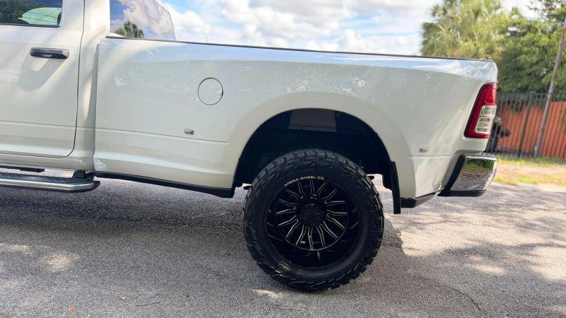 2024 Ram 3500 Big Horn Crew Cab 4x4 8' Box