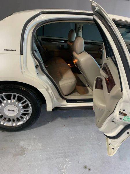 2006 Lincoln Town Car Signature