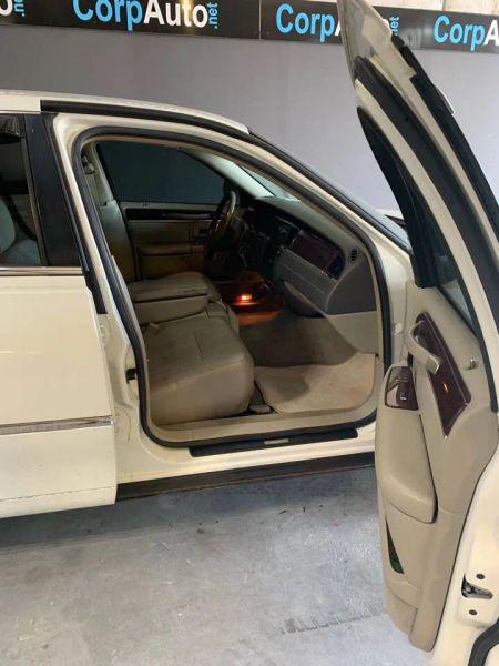 2006 Lincoln Town Car Signature