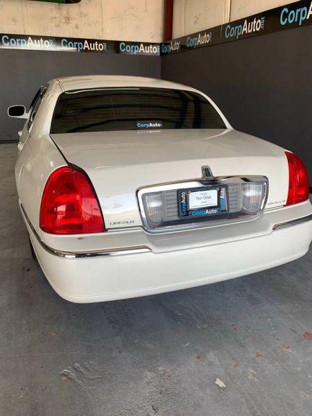 2006 Lincoln Town Car Signature