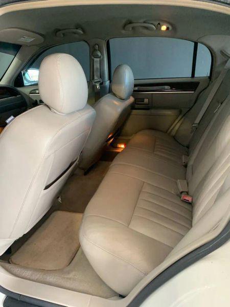 2006 Lincoln Town Car Signature