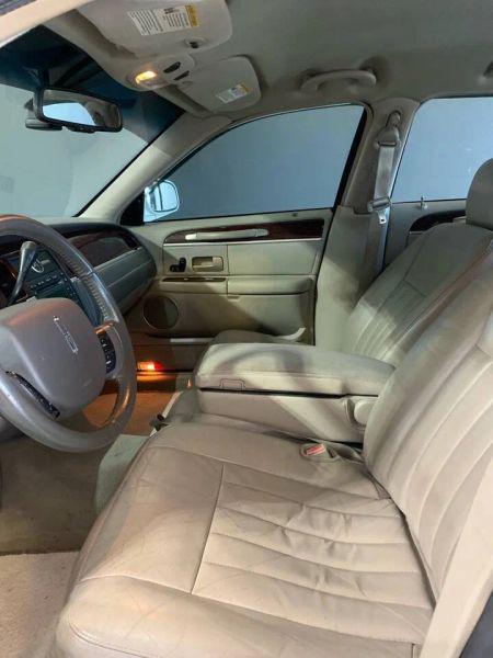 2006 Lincoln Town Car Signature