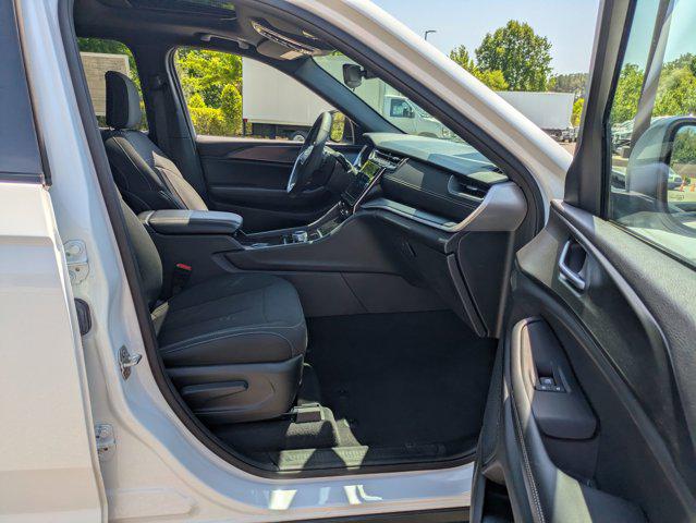 2024 Jeep Grand Cherokee L Laredo X 4x2