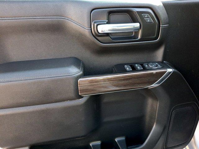 2022 Chevrolet Silverado 1500 4WD Crew Cab Short Bed RST