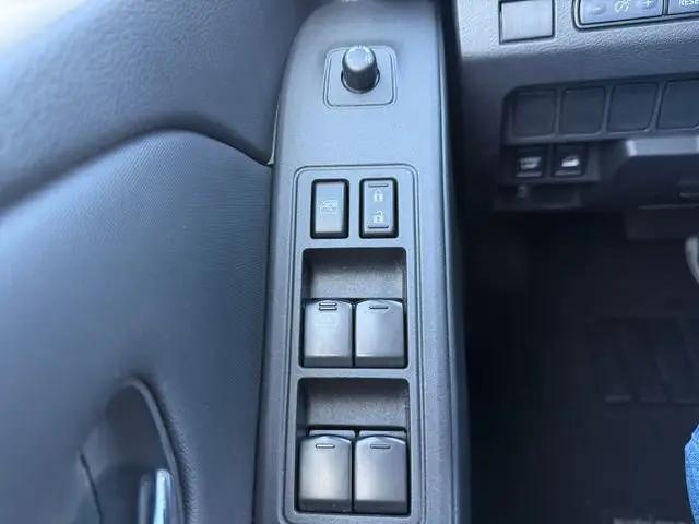 2023 Nissan Frontier Crew Cab SV 4x4