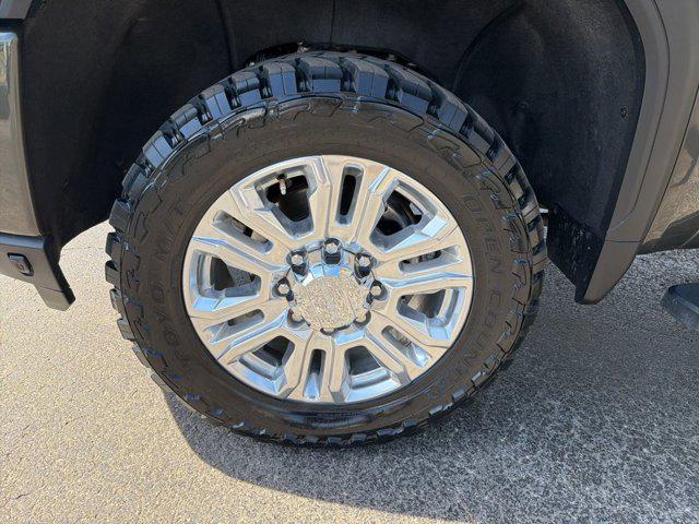 2023 GMC Sierra 2500HD 4WD Crew Cab Standard Bed Denali