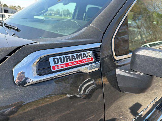 2023 GMC Sierra 2500HD 4WD Crew Cab Standard Bed Denali