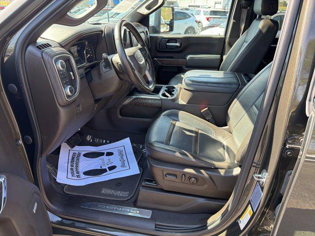 2023 GMC Sierra 2500HD 4WD Crew Cab Standard Bed Denali