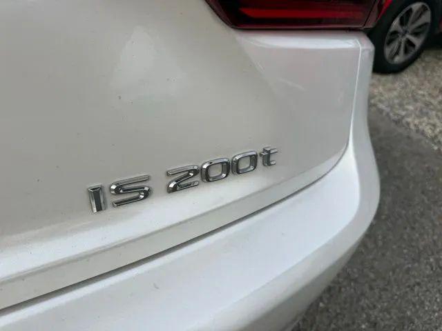 2016 Lexus IS 200t 200t