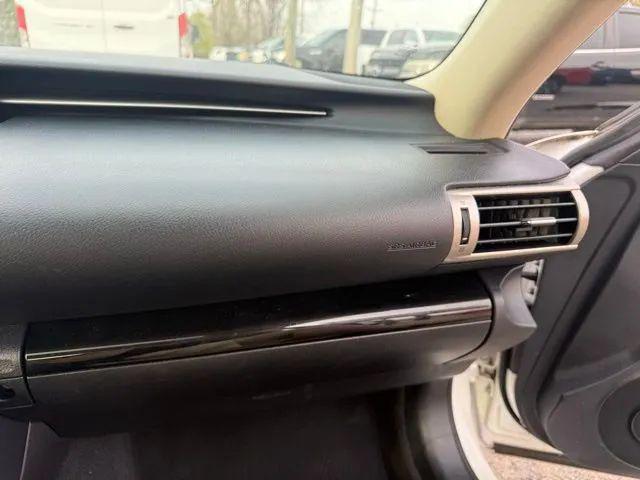 2016 Lexus IS 200t 200t