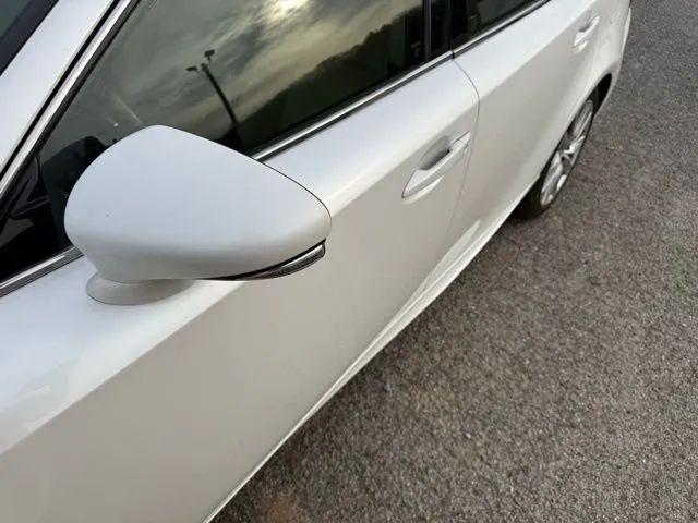 2016 Lexus IS 200t 200t