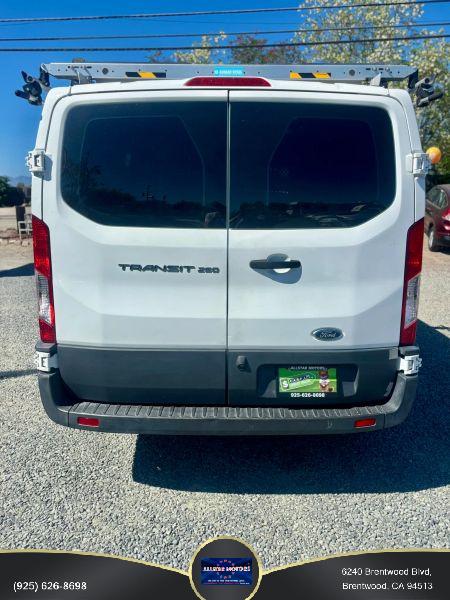 2017 Ford Transit w/60/40 Side Door w/RWB