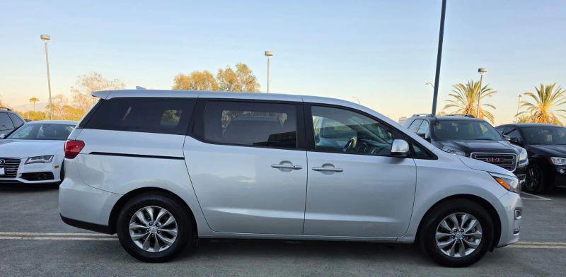 2020 Kia Sedona LX