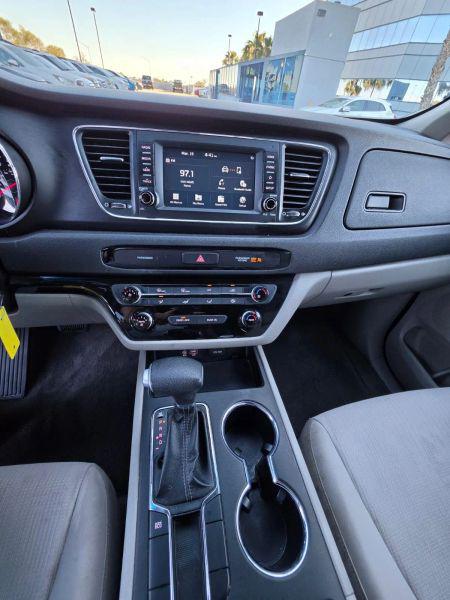 2020 Kia Sedona LX