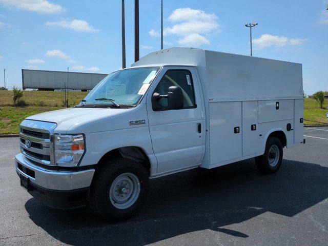 2026 Ford E-350 Cutaway Unknown