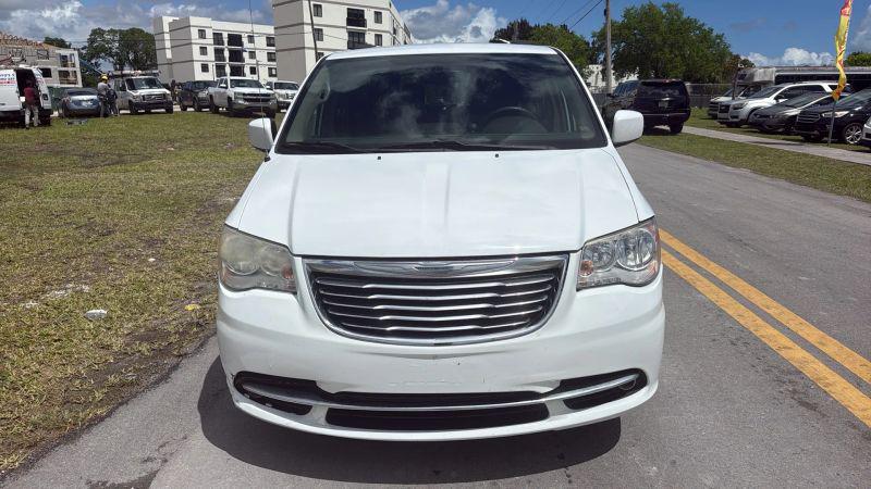 2016 Chrysler Town & Country Touring