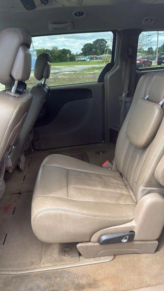 2016 Chrysler Town & Country Touring