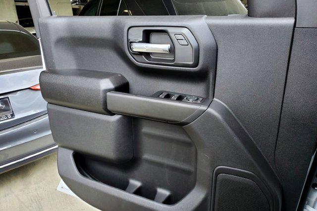 2026 Chevrolet Silverado 1500 4WD Crew Cab Short Bed Custom