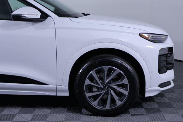 2025 Audi Q6 e-tron Premium Plus quattro