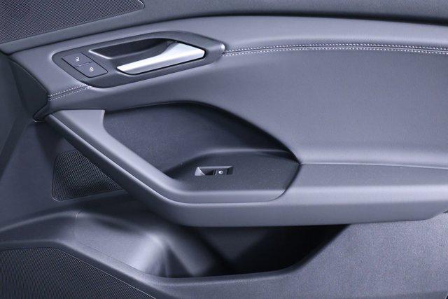 2025 Audi Q6 e-tron Premium quattro