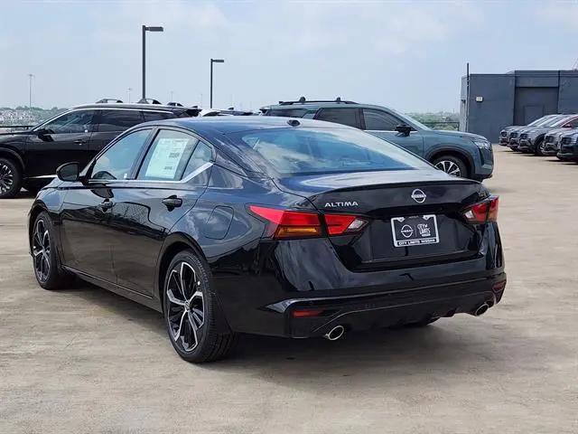 2026 Nissan Altima SR FWD