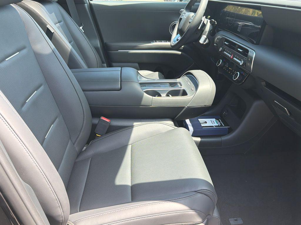 New 2026 Black HYUNDAI Calligraphy FWD image 14