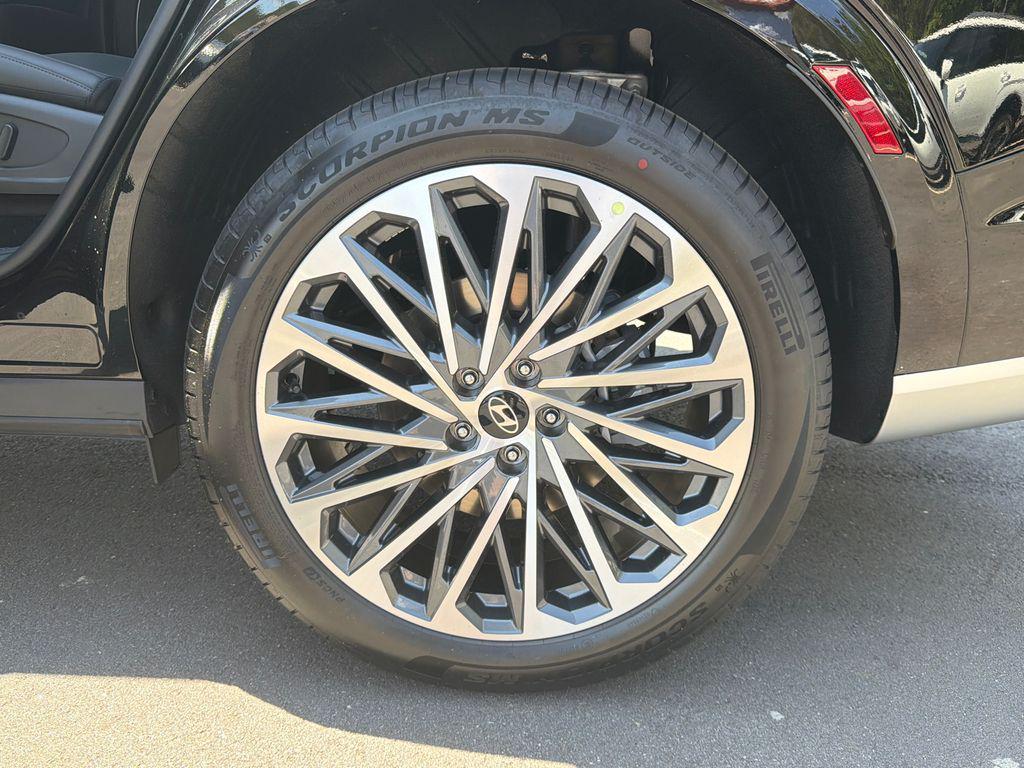 New 2026 Black HYUNDAI Calligraphy FWD image 19