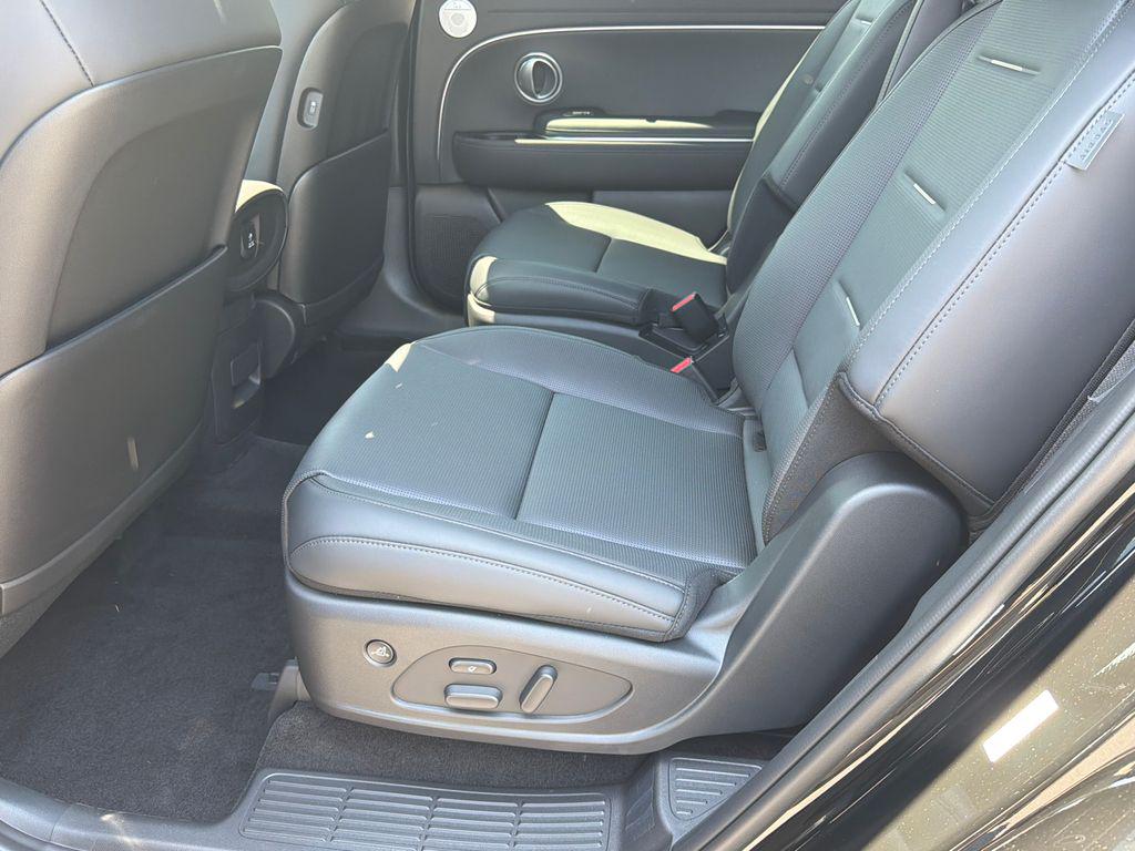 New 2026 Black HYUNDAI Calligraphy FWD image 21