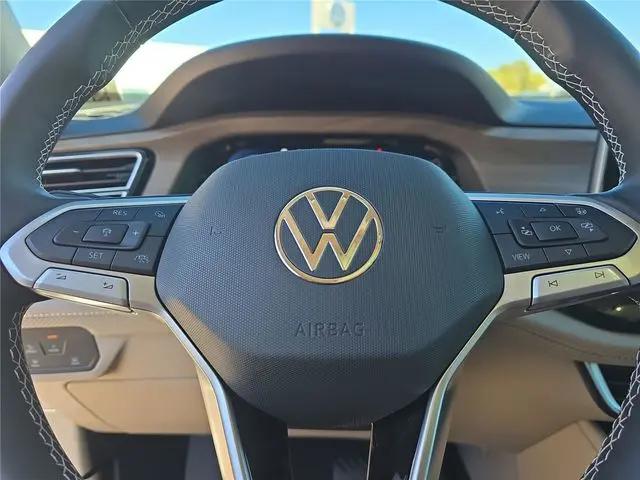 2026 Volkswagen Atlas SE with Technology