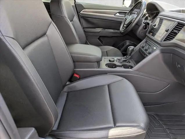 2020 Volkswagen Atlas 3.6L V6 SE w/Technology R-Line