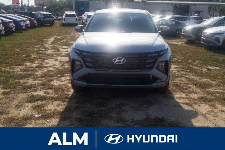 New 2026 Shimmering Silver HYUNDAI SE FWD image 3
